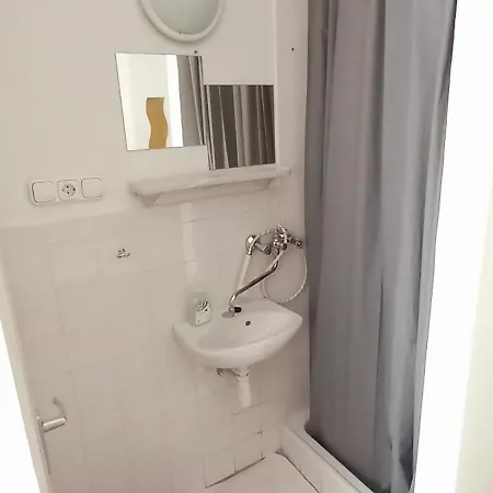 Central Room 2*