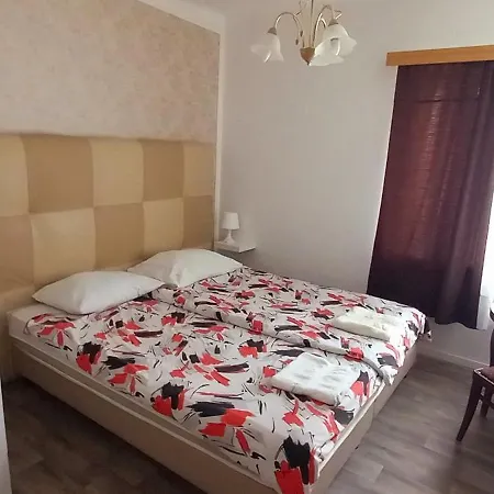 Central Room 2*