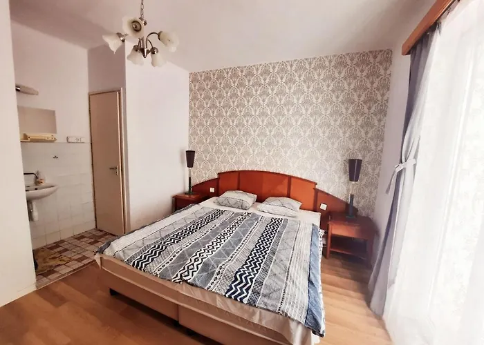 Central Room Hotel