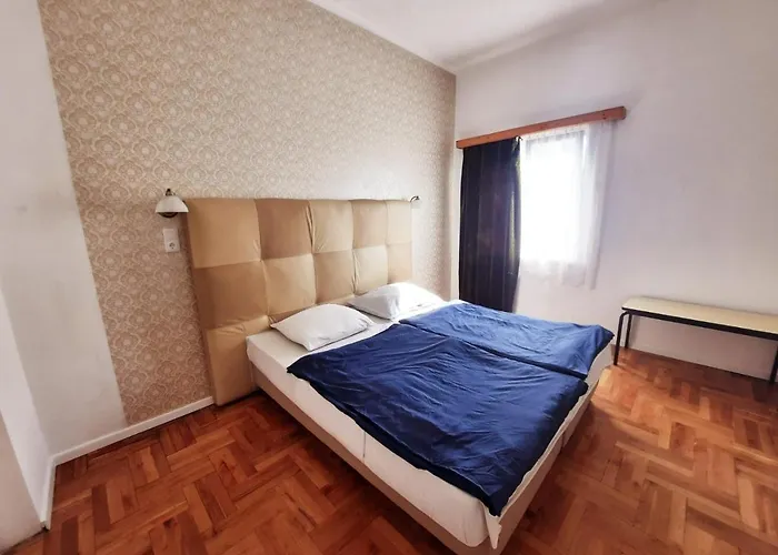 Central Room Hotel 2*
